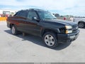 Photo 1 of 18 — 2005 Chevrolet Avalanche