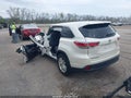 2015 Toyota Highlander — photo 3 of 17 | VIN 5TDBKRFH0FS088591
