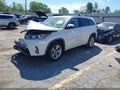 Photo 2 of 16 — 2019 Toyota Highlander