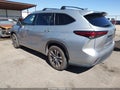 Photo 3 of 16 — 2021 Toyota Highlander
