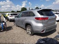Photo 3 of 18 — 2017 Toyota Highlander