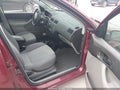 Photo 5 of 17 — 2006 Ford Focus