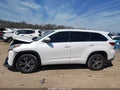 Photo 14 of 16 — 2018 Toyota Highlander