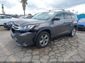Photo 2 of 16 — 2017 Toyota Highlander