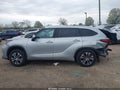 Photo 15 of 18 — 2021 Toyota Highlander