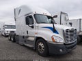2018 Freightliner Cascadia 125 — photo 1 of 12 | VIN 3AKJGLDR1JSJM2428