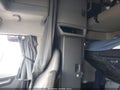 Photo 14 of 18 — 2019 Volvo VNL