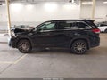 Photo 15 of 17 — 2017 Toyota Highlander