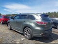 Photo 3 of 16 — 2015 Toyota Highlander
