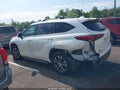 Photo 15 of 17 — 2020 Toyota Highlander