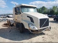 Photo 1 of 16 — 2005 Volvo VN