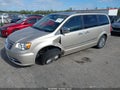 2016 Chrysler Town & Country — photo 2 of 15 | VIN 2C4RC1CG1GR283506