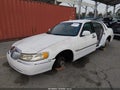 Photo 2 of 14 — 2000 Lincoln Town Car