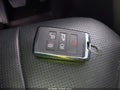 Photo 11 of 16 — 2020 Land Rover Discovery