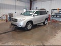 Photo 2 of 17 — 2013 Toyota Highlander