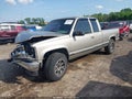 Photo 2 of 11 — 1998 Chevrolet Silverado 1500