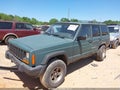 2001 Jeep Cherokee — photo 2 of 16 | VIN 1J4FF48S61L562369