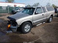 Photo 2 of 17 — 2001 Chevrolet S-10