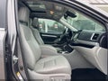 2017 Toyota Highlander — photo 5 of 10 | VIN 5TDJZRFH3HS476781