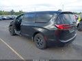 Photo 3 of 18 — 2022 Chrysler Pacifica