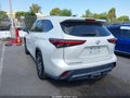 Photo 3 of 16 — 2022 Toyota Highlander