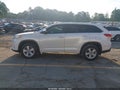 Photo 14 of 16 — 2017 Toyota Highlander