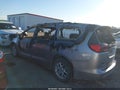 Photo 3 of 10 — 2021 Chrysler Voyager