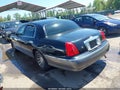 Photo 3 of 16 — 2000 Lincoln Town Car