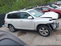 Photo 14 of 17 — 2012 Toyota Highlander