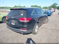 Photo 4 of 16 — 2017 Kia Sorento