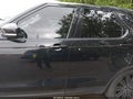 Photo 14 of 16 — 2017 Land Rover Discovery