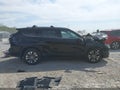 Photo 13 of 16 — 2022 Toyota Highlander