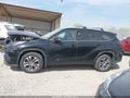 Photo 14 of 16 — 2022 Toyota Highlander