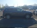 Photo 13 of 16 — 2015 Jeep Cherokee
