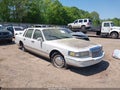 Photo 1 of 11 — 1996 Lincoln Town Car