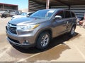 Photo 2 of 19 — 2015 Toyota Highlander