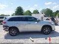 Photo 13 of 16 — 2018 Toyota Highlander