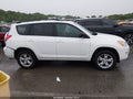 Photo 13 of 17 — 2011 Toyota RAV4