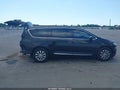 Photo 14 of 22 — 2017 Chrysler Pacifica