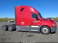 Photo 16 of 18 — 2020 Freightliner New Cascadia 126