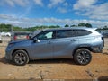 Photo 14 of 18 — 2022 Toyota Highlander