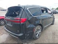 Photo 4 of 16 — 2022 Chrysler Pacifica