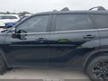 Photo 14 of 19 — 2023 Toyota Highlander