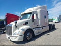 2017 Peterbilt 579 — photo 2 of 14 | VIN 1XPBD49X6HD423771