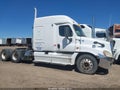 Photo 12 of 16 — 2010 Freightliner Cascadia 125