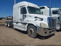 Photo 1 of 16 — 2010 Freightliner Cascadia 125