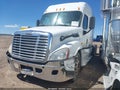 Photo 2 of 16 — 2010 Freightliner Cascadia 125