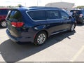 Photo 4 of 17 — 2017 Chrysler Pacifica