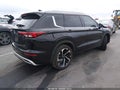 Photo 4 of 15 — 2022 Mitsubishi Outlander