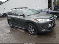Photo 1 of 16 — 2018 Toyota Highlander
